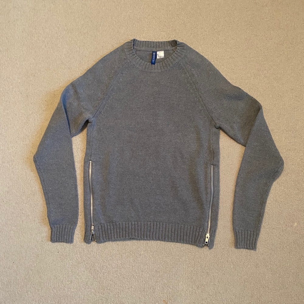 DIVIDED sweater